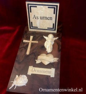 As urn ornamenten en teksten