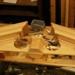 Welkom bij Pieter Koorn houtsnijwerken. Ambachtelijk houtsnijder beeldhouwer.